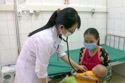 Chủ động phòng bệnh cho trẻ khi thời tiết giao mùa