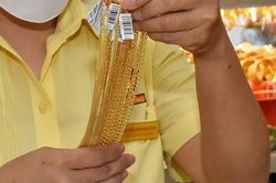 Giá vàng hôm nay 14/11: Đồng loạt giảm giá