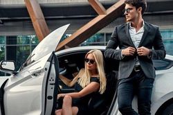 Bí mật không không ai tiết lộ ở giới thượng lưu: Ưa nhìn là một lợi thế, khuôn mặt đẹp cũng có thể hái ra tiền