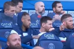 Messi, Neymar 'ghi điểm' với cổ động viên PSG