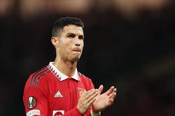 Karim Benzema tiết lộ thông tin bất ngờ về Ronaldo