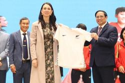 Thủ tướng Phạm Minh Chính và Thủ tướng New Zealand gặp gỡ, động viên thầy trò đội tuyển nữ Việt Nam