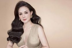 'Diễn viên 4 đời chồng' Đào Hoàng Yến khoe sắc vóc tuổi 50