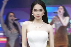 Hương Giang lưu diễn nước ngoài: Nhảy nhót tưng bừng, nóng bỏng hết cỡ