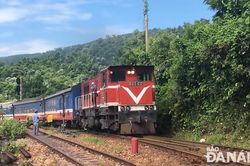 Tăng cường nhiều tàu khách đi các tỉnh miền Trung dịp Tết