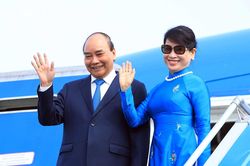 Chủ tịch nước Nguyễn Xuân Phúc lên đường thăm Thái Lan và dự APEC