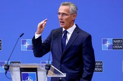 NATO: Tên lửa do Ukraine bắn nhưng Nga 'phải chịu trách nhiệm cuối'
