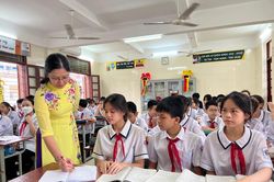Tặng bằng khen 400 nhà giáo, cán bộ quản lý cơ sở giáo dục tiêu biểu