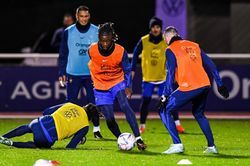 Pha vào bóng khiến Nkunku chia tay tuyển Pháp và lỡ hẹn World Cup 2022