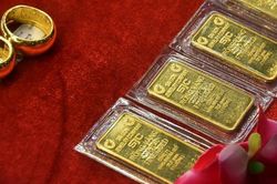Giá vàng hôm nay 16-11: Biến động mạnh, liên tục bán ra - mua vào