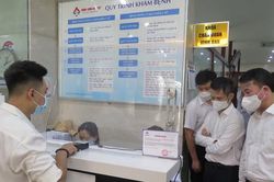 Hết cảnh dùng thẻ giấy, quét vân tay khám bệnh BHYT mang đến lợi ích lớn