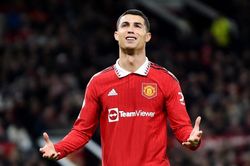 Đồng đội muốn Ronaldo rời MU trước khi World Cup kết thúc