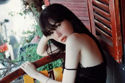 Bị anti fan mỉa mai chuyện tố chồng ngoại tình, Elly Trần đáp trả cực gắt
