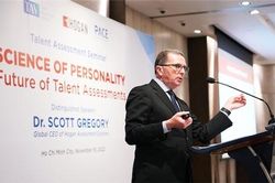 Cách CEO Hogan Scott Gregory tìm người giỏi nhất