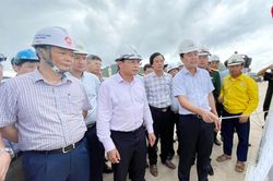 Bộ trưởng GTVT thay nhà thầu làm chậm tiến độ cao tốc Bắc-Nam