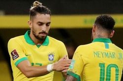 Các huyền thoại Brazil chỉ ra điểm yếu của đội tuyển nhà