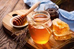 Chữa viêm mũi dị ứng bằng mật ong được không?