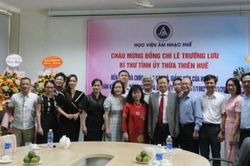 Chính trị - Xã hội Theo dòng thời sự Lãnh đạo tỉnh thăm, chúc mừng Ngày nhà giáo Việt Nam