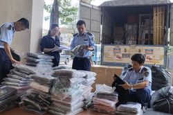Quảng Bình: Thu giữ số lượng lớn áo quần trẻ em vi phạm