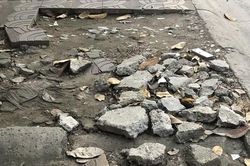 TPHCM: Nhiều nơi vỉa hè xuống cấp, nhếch nhác