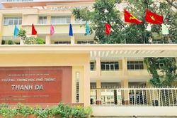 Nghi hút thuốc lá điện tử, 3 nam sinh trường THPT Thanh Đa ngất xỉu