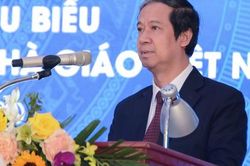 'Giáo dục không hướng người học chỉ tập trung vào kiến thức mà phải dạy học trò có trái tim rung động trước cuộc đời'