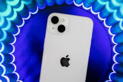 Sản lượng iPhone 14 Plus gần về 0