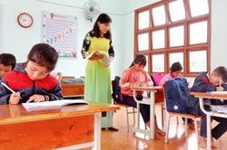 Vinh quang nghề nhà giáo: Khó khăn vẫn quyết theo nghề