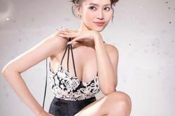2 'cô vợ của Trấn Thành' so kè gu ăn mặc