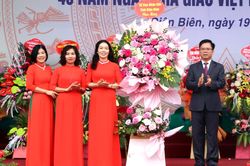 Trường THPT Chuyên Lê Quý Đôn kỷ niệm 40 năm Ngày Nhà giáo Việt Nam
