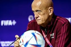'Vua áo đen' Pierluigi Collina: Trọng tài nữ là điểm sáng tại World Cup 2022