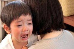 Thấy bạn bị đổ oan, con trai nói một câu khiến người bố hối hận