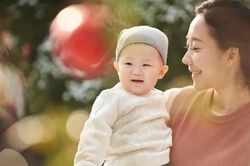Ngày trả con về với mẹ ruột, tôi khóc như đứt ruột gan