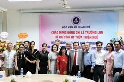 Giáo dục Vượt qua khó khăn để tiếp tục theo đuổi mục tiêu nghề giáo