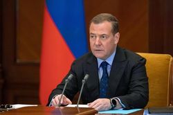 Ông Medvedev: Phương Tây mệt mỏi với Ukraine, muốn thúc đẩy đàm phán