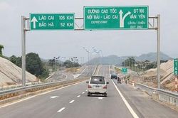 Chậm khắc phục hư hỏng trên cao tốc Nội Bài-Lào Cai