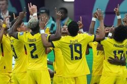 Ecuador tạm dẫn đầu bảng A, là đội đầu tiên có trận thắng tại World Cup 2022