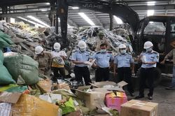 Tiêu hủy hàng hóa vi phạm với tổng trị giá gần 2 tỷ đồng