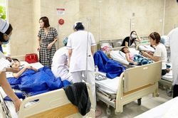 600 học sinh Trường iSchool Nha Trang nghi ngộ độc: Ai chịu trách nhiệm?