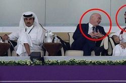 Hành động gây chú ý của Chủ tịch FIFA với thái tử Ả Rập Saudi tại trận mở màn World Cup