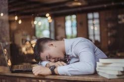Điều cấm kỵ đối với giấc ngủ trưa mà dân văn phòng hay mắc phải nhất