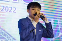 Về thăm trường cũ, cô giáo Hồ Văn Cường tiết lộ con người thật của nam ca sĩ