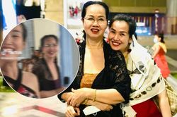 Hát karaoke cùng nhau, mẹ Võ Hạ Trâm gây bất ngờ với nhan sắc lẫn giọng hát không thua kém con gái