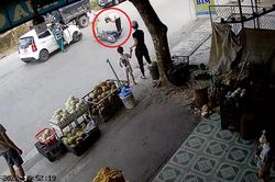 Sau cú tông mạnh từ ôtô, nam thanh niên 'đầu trần' vội vã làm 1 điều khiến CĐM vừa tức vừa thương