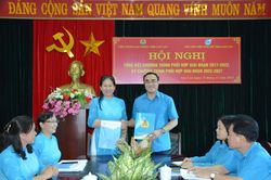 Liên đoàn Lao động tỉnh và Hội Liên hiệp Phụ nữ tỉnh ký kết chương trình phối hợp giai đoạn 2022 - 2027