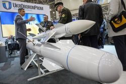 Tổ hợp UkrOboronProm của Ukraine bắt đầu sản xuất hàng loạt vũ khí phương Tây