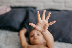 Ai không nên tiêm vaccine thủy đậu?
