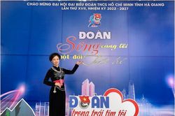 Cô tổng phụ trách tâm huyết hết lòng vì học sinh vùng cao