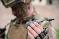 Khám phá Black Hornet - UAV siêu nhỏ của quân đội Ukraine