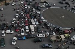 Hà Nội thí điểm phân luồng nút giao thông Mễ Trì - Lê Quang Đạo - Châu Văn Liêm